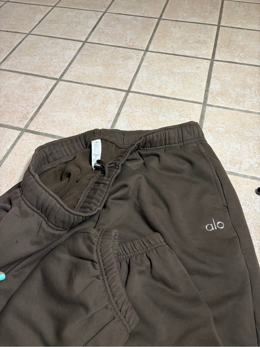 NWOT ALO Accolade Sweatpant Jogger *29” (Olive Tree) Size 2X - Picture 10 of 12